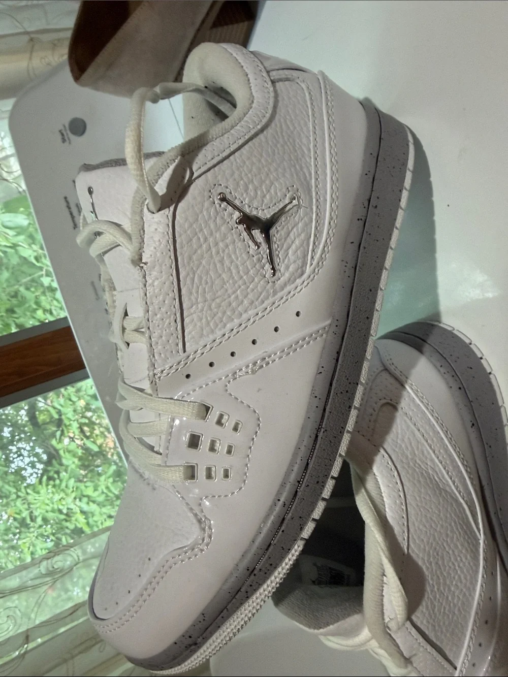Jordan Low-Top Sneakers in White and Gray Speckle